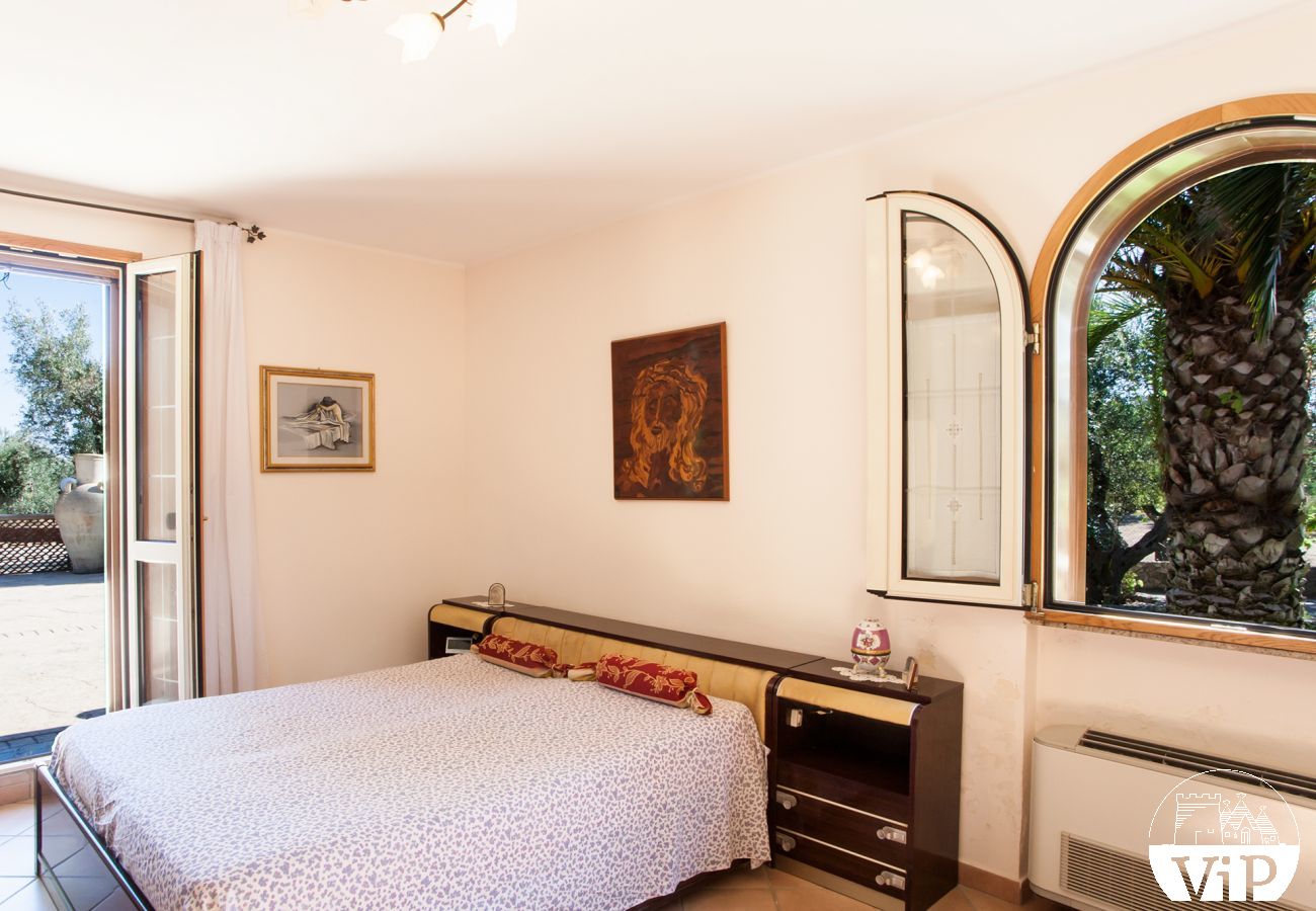 Villa in Tuglie - Villa mit Pool und Pferdestall in der Nähe von Gallipoli m140