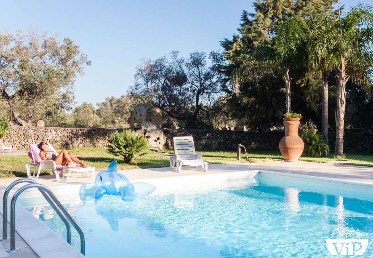 Villa in Tuglie - Villa mit Pool und Pferdestall in der Nähe von Gallipoli m140
