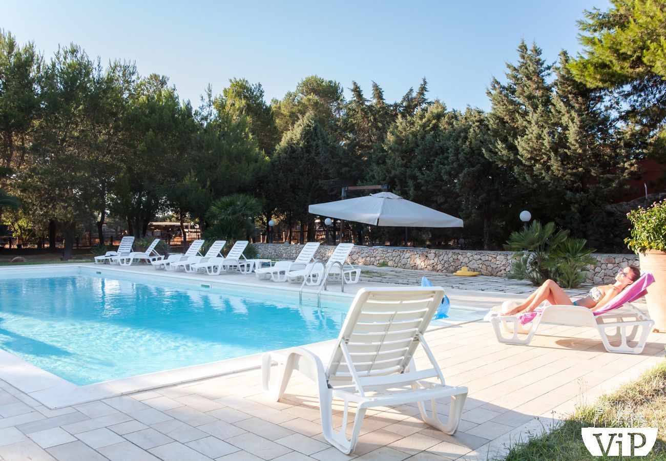 Villa in Tuglie - Villa mit Pool und Pferdestall in der Nähe von Gallipoli m140