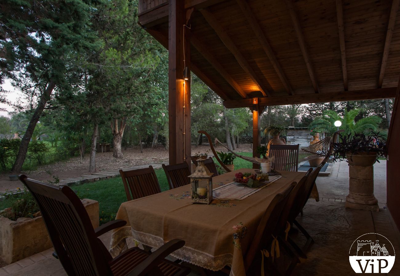 Villa in Tuglie - Villa mit Pool und Pferdestall in der Nähe von Gallipoli m140