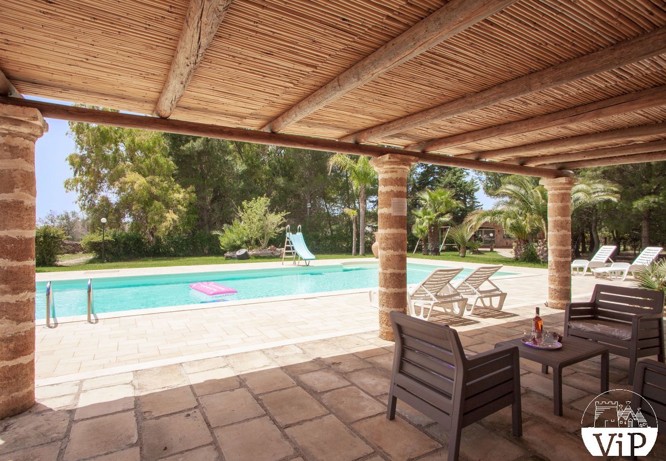 Villa in Tuglie - Villa mit Pool und Pferdestall in der Nähe von Gallipoli m140