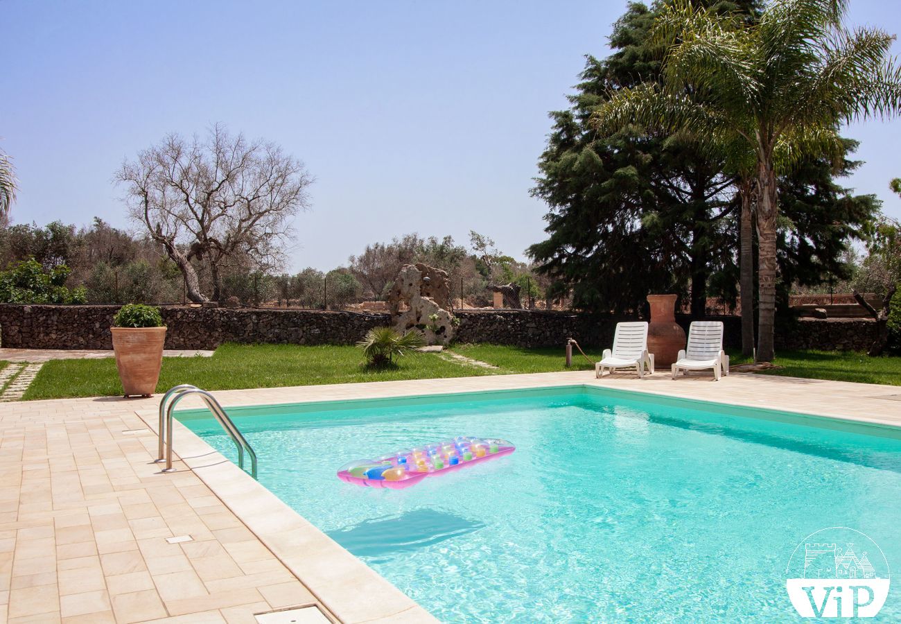 Villa in Tuglie - Villa mit Pool und Pferdestall in der Nähe von Gallipoli m140