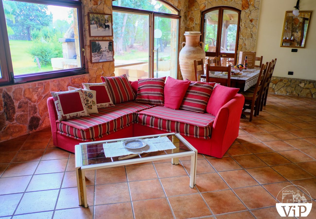 Villa in Tuglie - Villa mit Pool und Pferdestall in der Nähe von Gallipoli m140