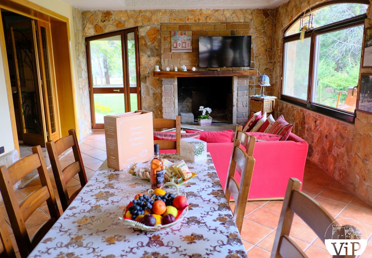 Villa in Tuglie - Villa mit Pool und Pferdestall in der Nähe von Gallipoli m140