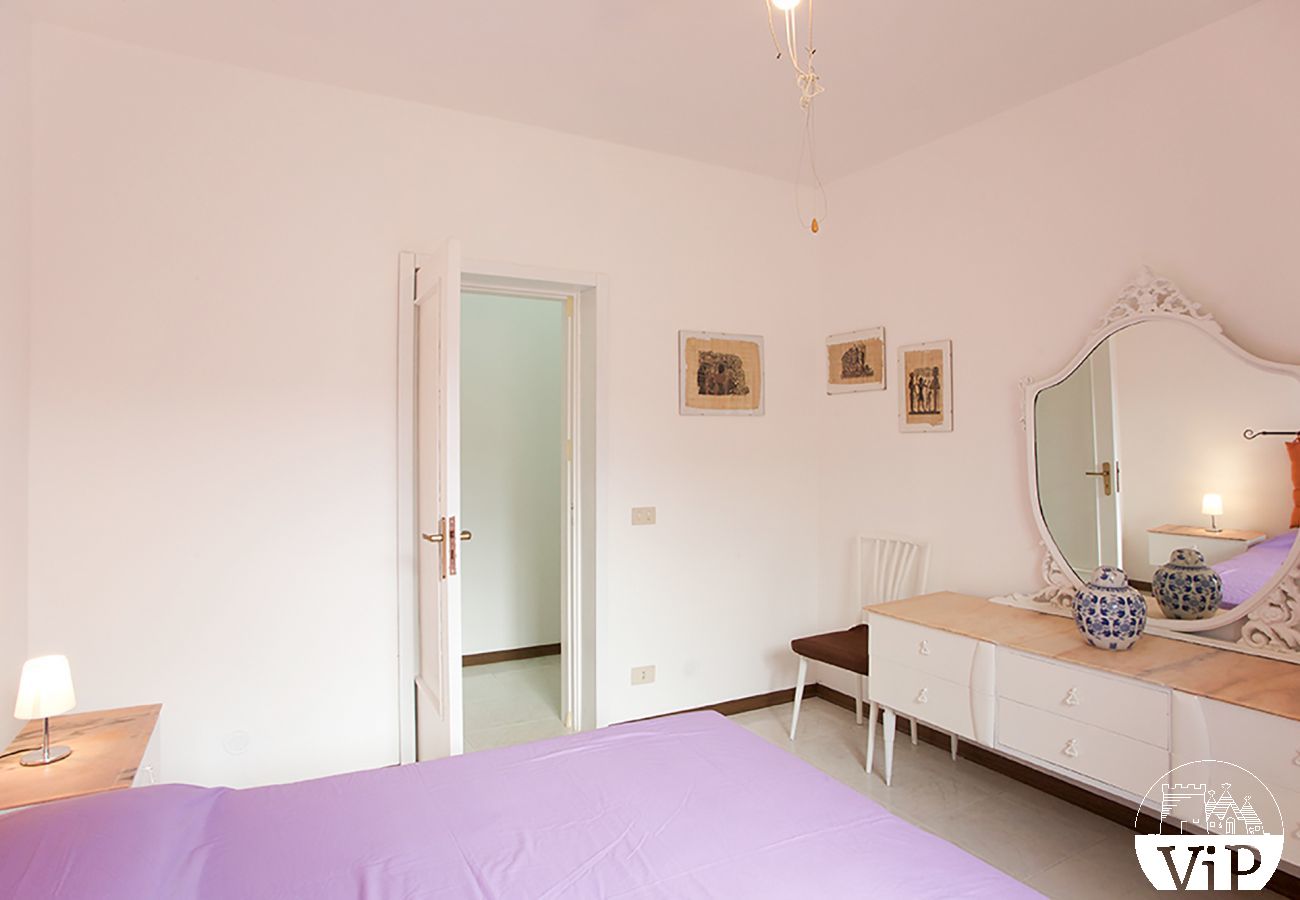 Villa in Spiaggiabella - Villa am Strand, Meerblick, 9 Betten, 3 Schlafzimmer und 2 Bäder m711