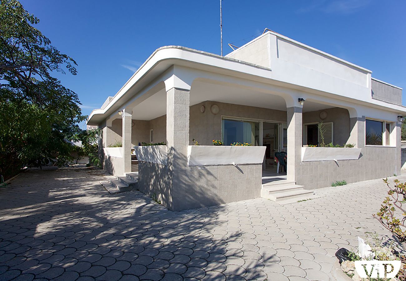 Ferienhaus in Spiaggiabella - Ferienhaus am Strand, Meerblick, 3 Schlafzimmer 2 Bäder m711