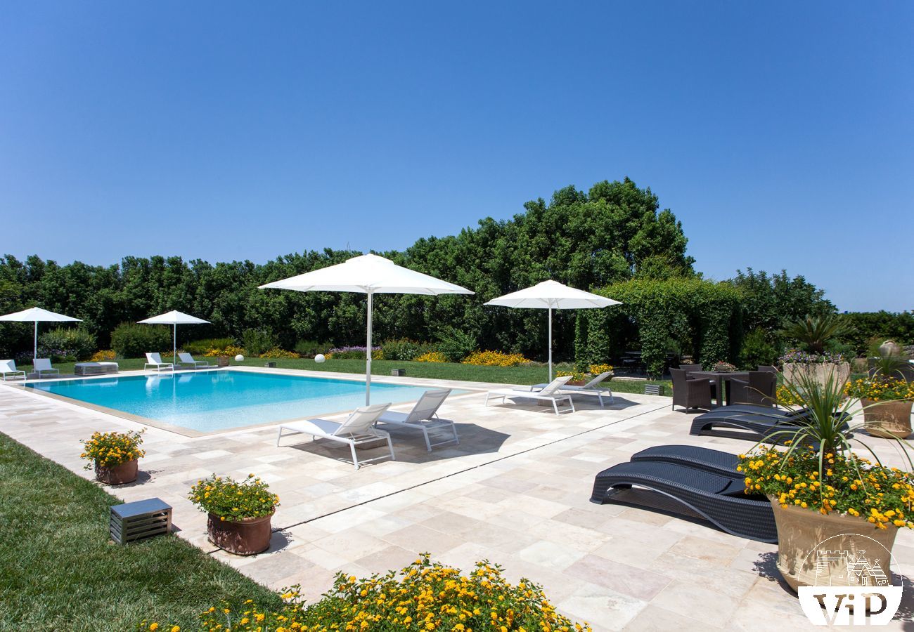 Villa in Galatina - Luxuriöse Ferienvilla mit privatem Pool in Apulien, 5 Schlafzimmer m800