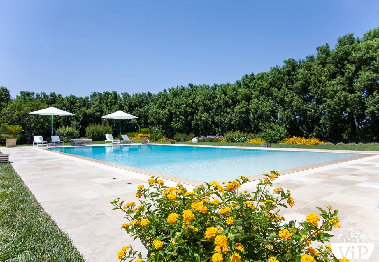 Villa in Galatina - Luxuriöse Ferienvilla mit privatem Pool in Apulien, 5 Schlafzimmer m800