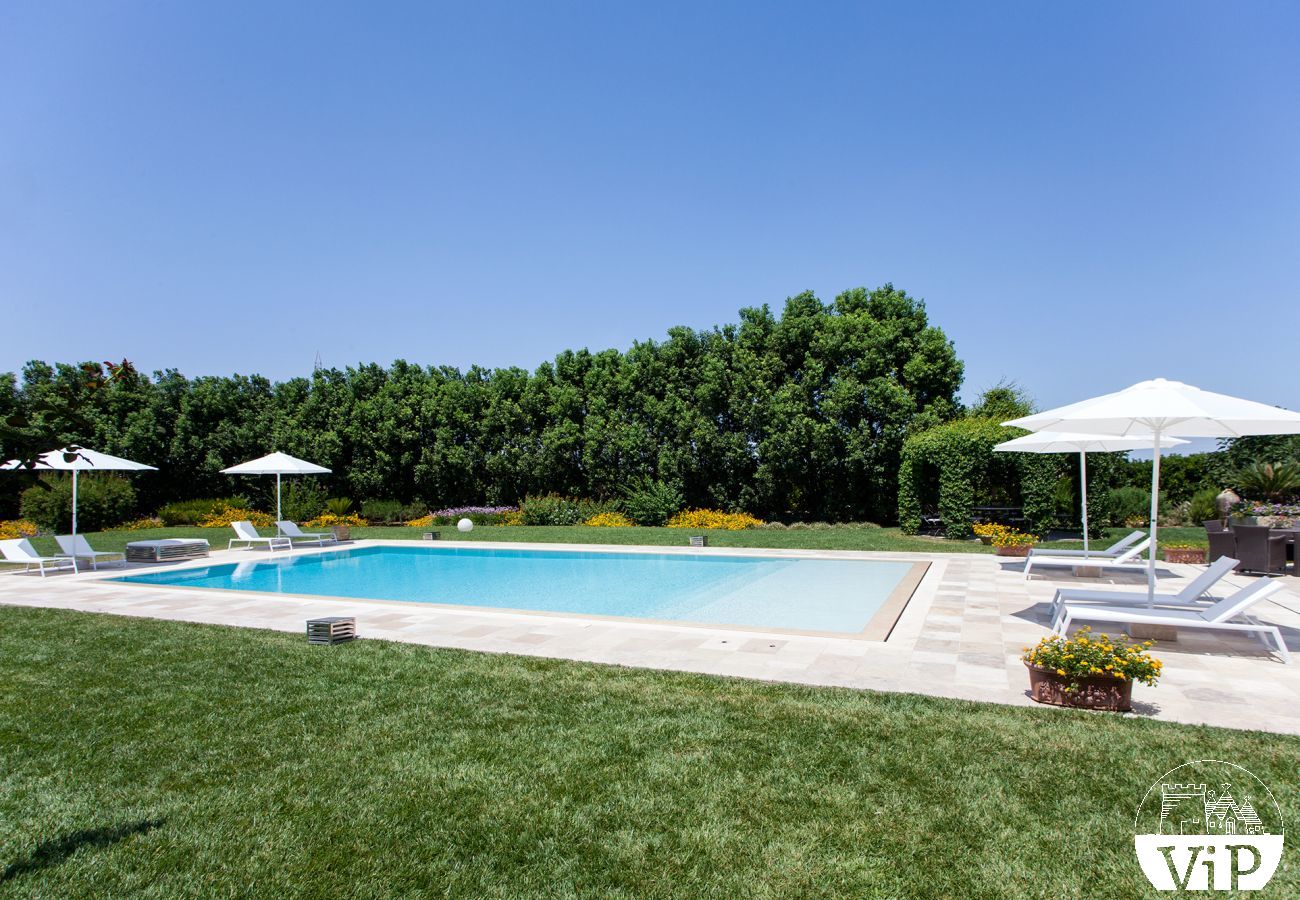 Villa in Galatina - Luxuriöse Ferienvilla mit privatem Pool in Apulien, 5 Schlafzimmer m800