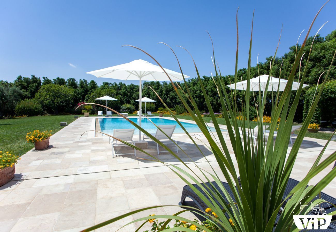 Villa in Galatina - Luxuriöse Ferienvilla mit privatem Pool in Apulien, 5 Schlafzimmer m800