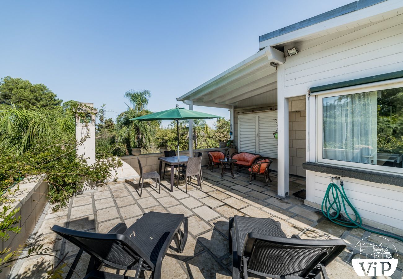 Villa in Carpignano Salentino - Villa mit privatem Pool und Fußballplatz 5 Schlafzimmer und 5 Badezimmer in Apulien m400