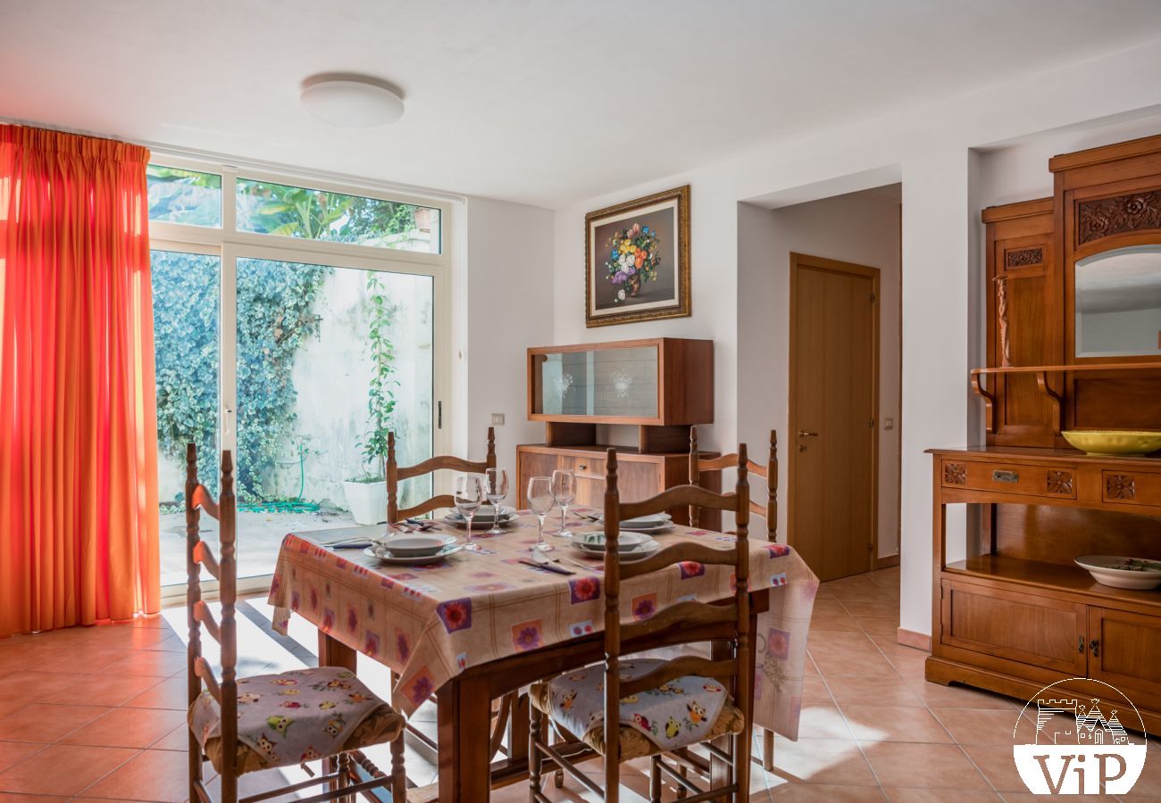 Villa in Carpignano Salentino - Villa mit privatem Pool und Fußballplatz 5 Schlafzimmer und 5 Badezimmer in Apulien m400