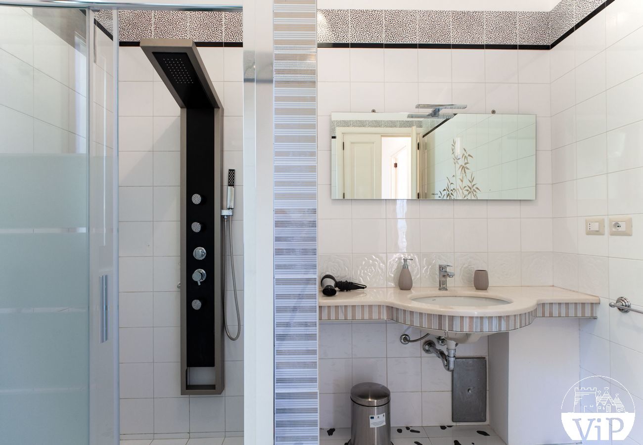 Villa in Neviano - Ferienvilla in der Nähe von Gallipoli 6 Schlafzimmer, 6 Badezimmer, mit Privatem pool m200
