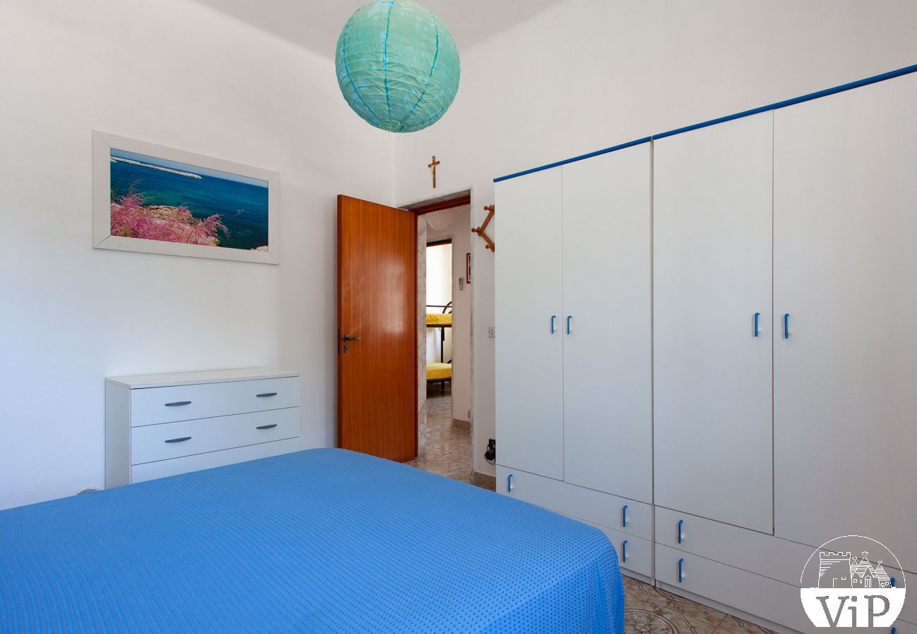 Haus in Torre Chianca - Ferienhaus mit großem Innenhof in Strandnähe 3 Schlafzimmer m730