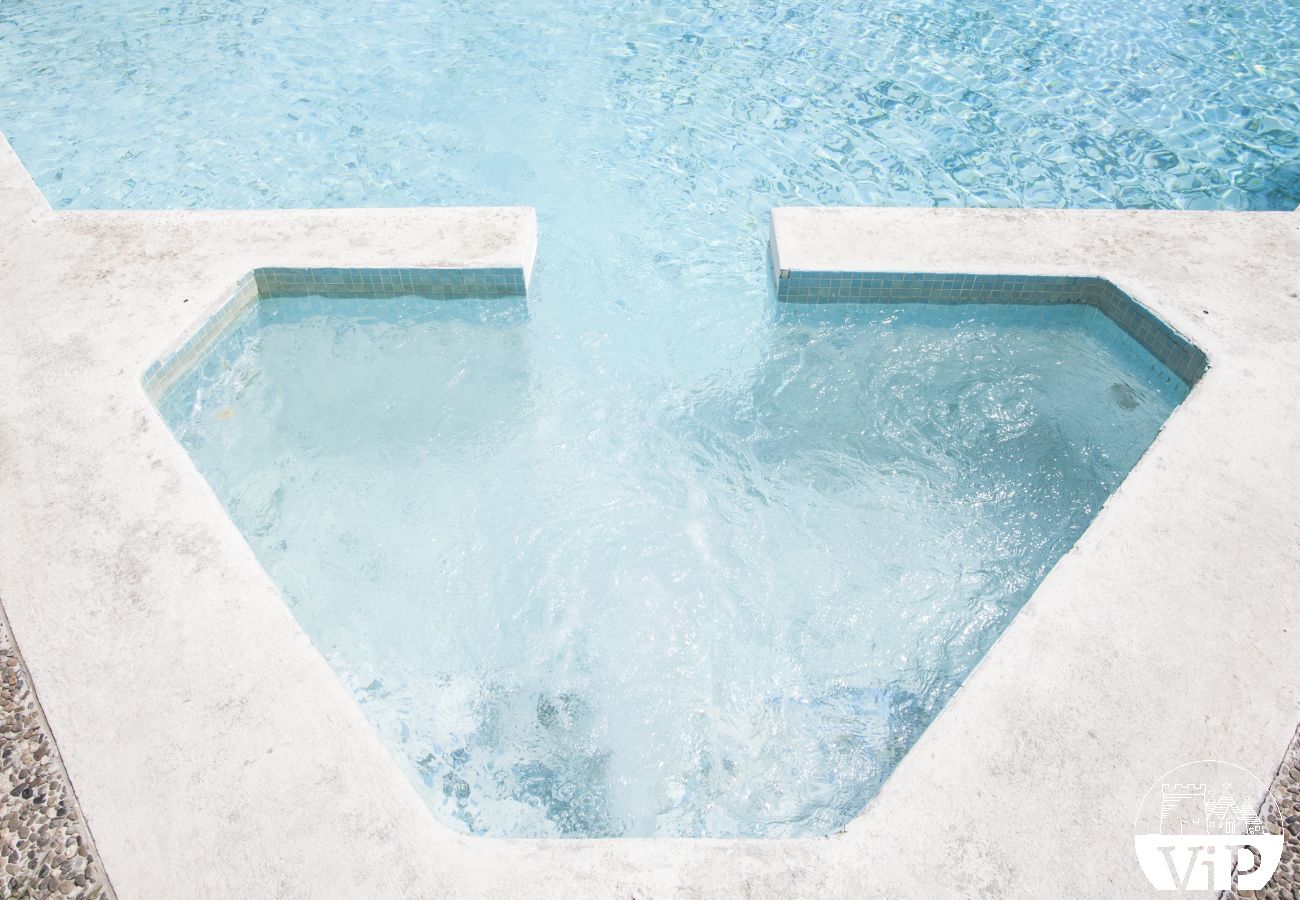 Villa in Specchia - Villa mit großem Pool und Jacuzzi für große Gruppen m350
