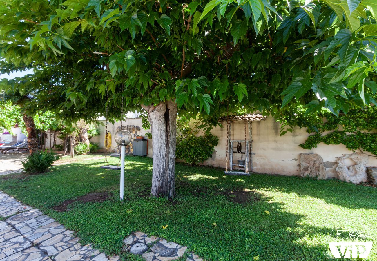 Ferienhaus in Spiaggiabella - Villa mit Garten und Kinderbecken, in Strandnähe, 5 Schlafzimmer und 4 Bäder, m707