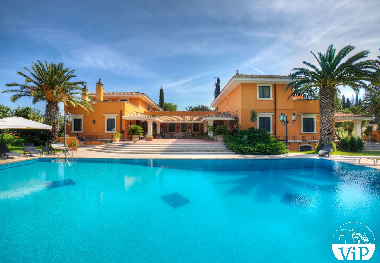 Villa in Lecce - Villa mit Schwimmbad, Fußball- und Tennisplatz, Beachvolleyball, m990