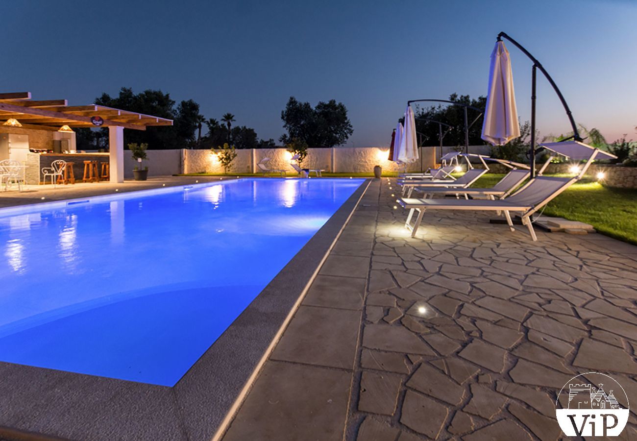 Villa in Muro Leccese - Geräumige Landvilla mit Pool, 5 Schlafzimmer, 5 Bäder, m650