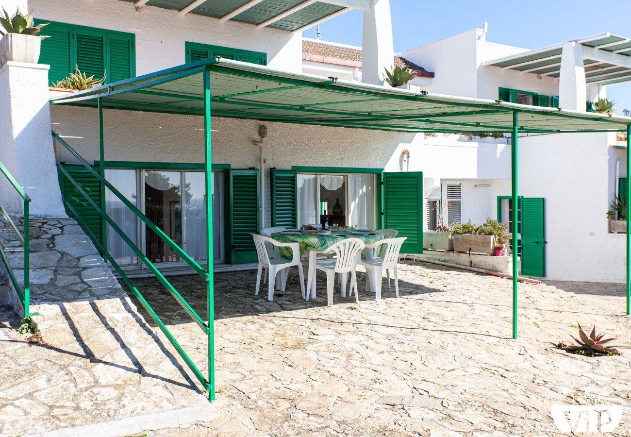 Villa in Torre San Giovanni - Villa mit Gemeinschaftspool. Nähe Meer, m452