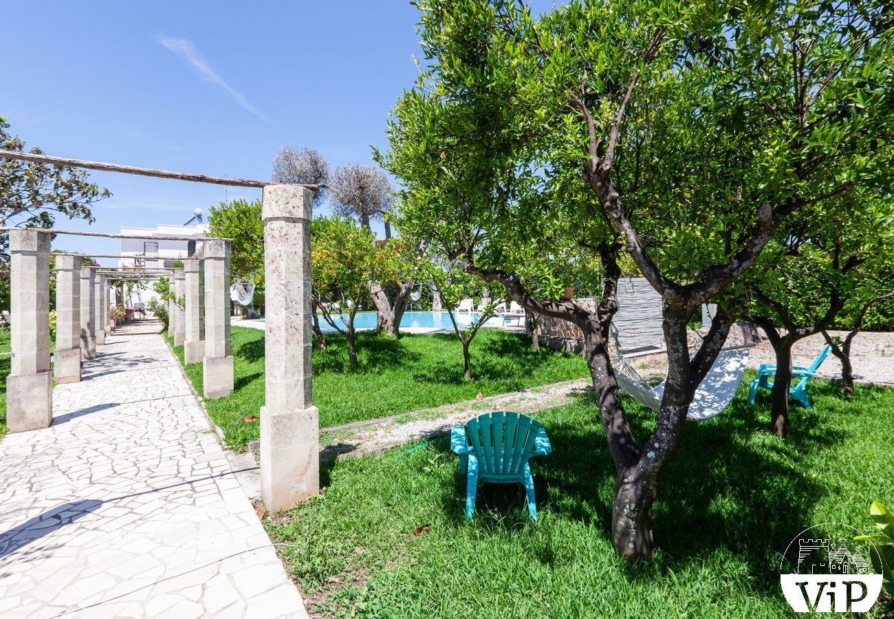 Villa in San Foca - Grosse Landhausvilla mit Pool  bei San Foca, m180