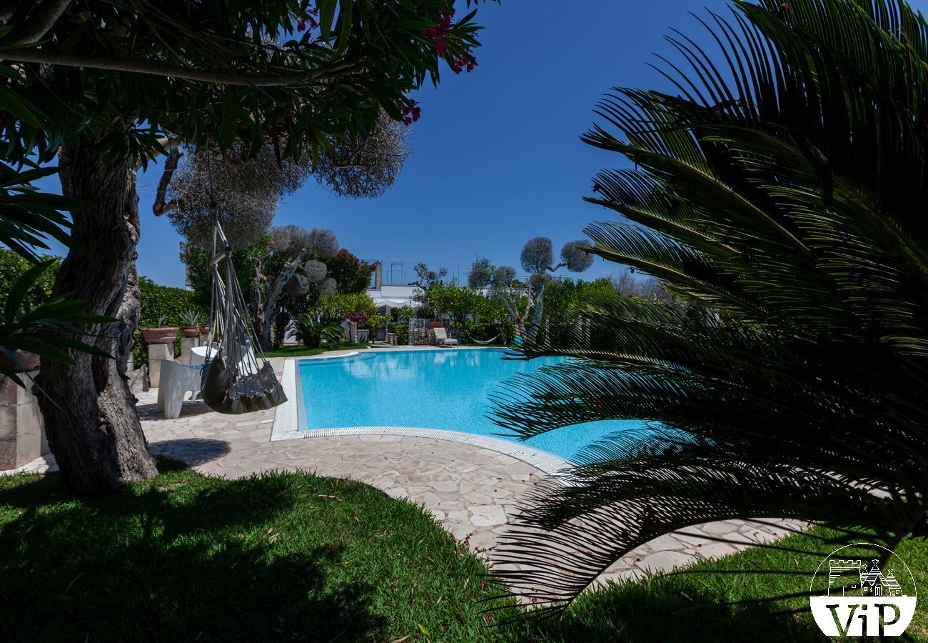 Villa in San Foca - Grosse Landhausvilla mit Pool  bei San Foca, m180