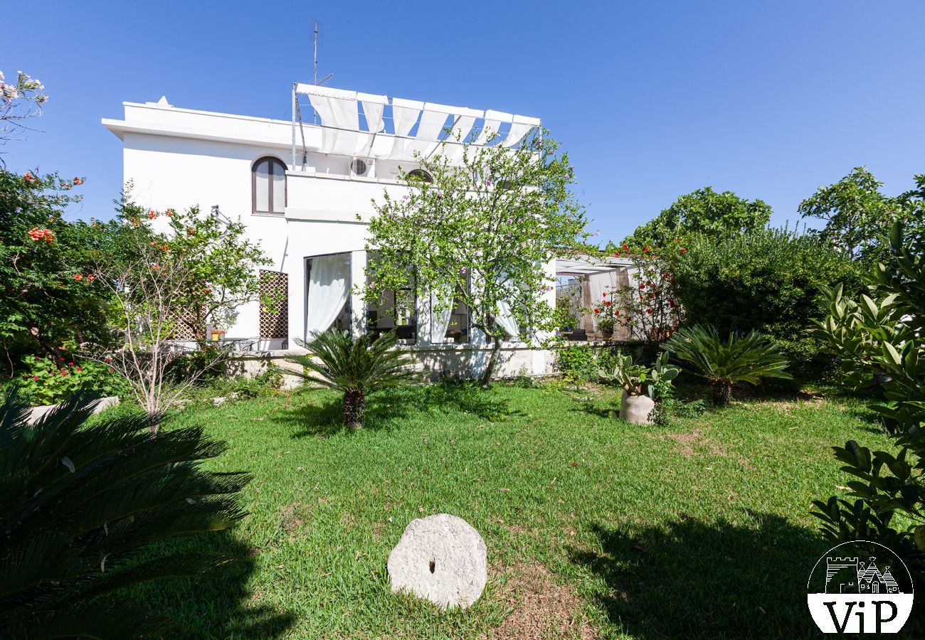 Villa in San Foca - Grosse Landhausvilla mit Pool  bei San Foca, m180