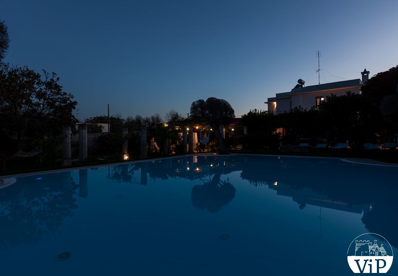 Villa in San Foca - Ferienhaus mit Schwimmbadbenützung in Meernähe m185