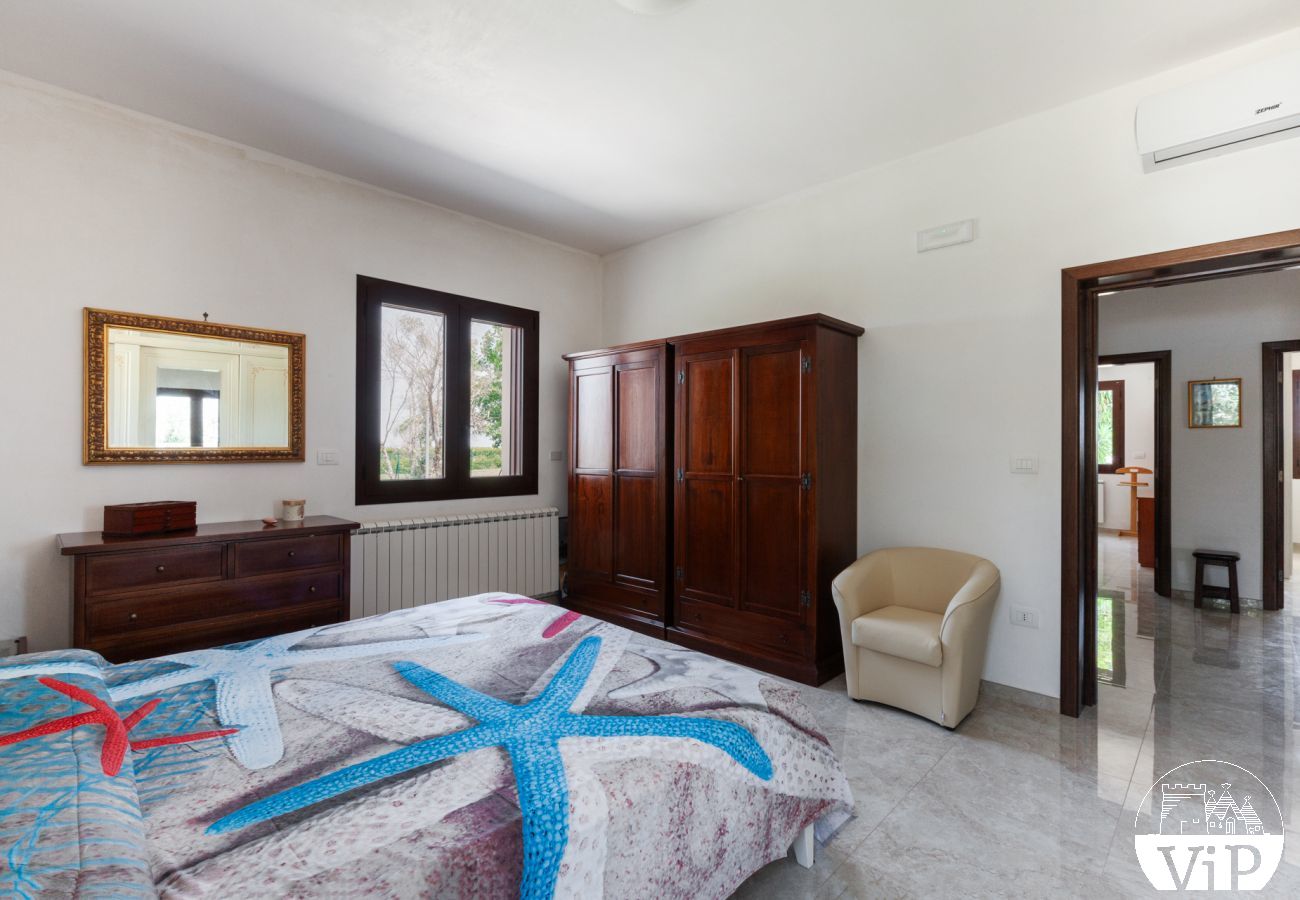 Villa in Carpignano Salentino - Villa pool garten wifi elektroauto laden m900