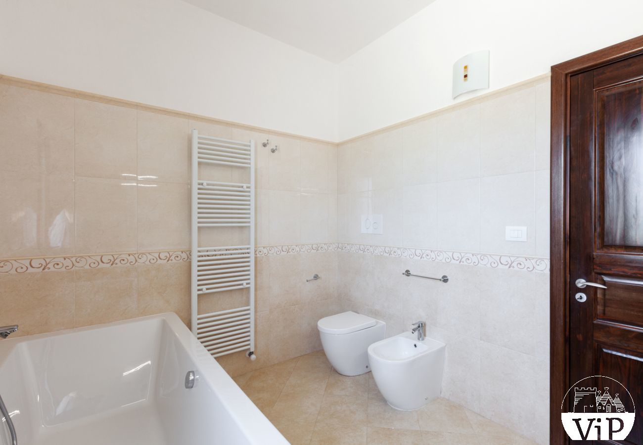 Villa in Carpignano Salentino - Villa pool garten wifi elektroauto laden m900