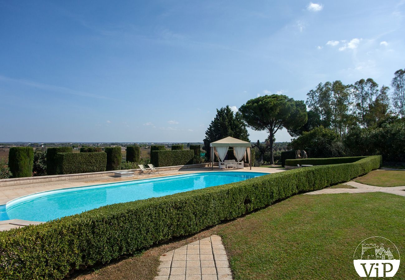 Villa in Galatina - Villa 6 Schlaf- und Badezimmer mit privatem Pool m880