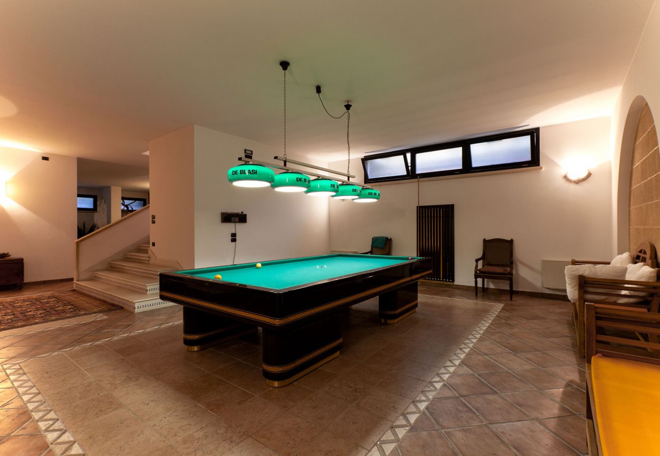 Villa à Galatina - Villa avec piscine, sauna, terrain de football, 6 chambres et 8 salles de bains m850