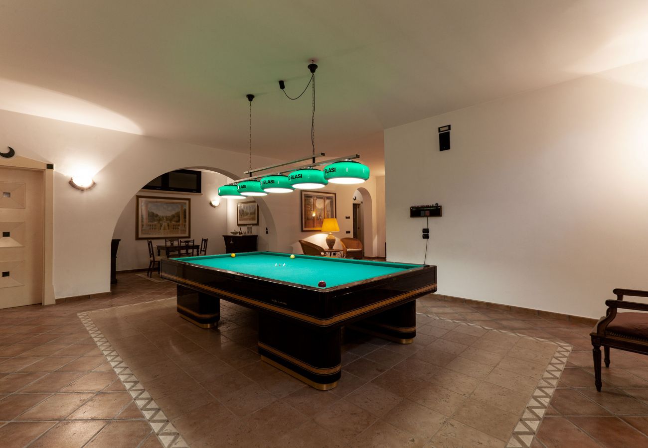Villa à Galatina - Villa avec piscine, sauna, terrain de football, 6 chambres et 8 salles de bains m850