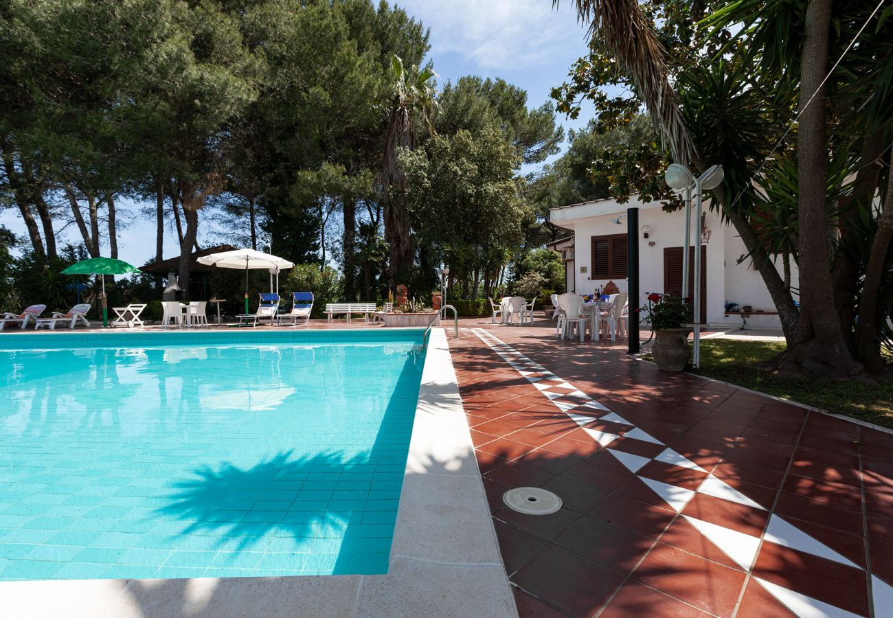 Villa à Oria - Villa avec grande piscine, 4 chambres, 3 salles de bains, lave-vaisselle et lave-linge m215