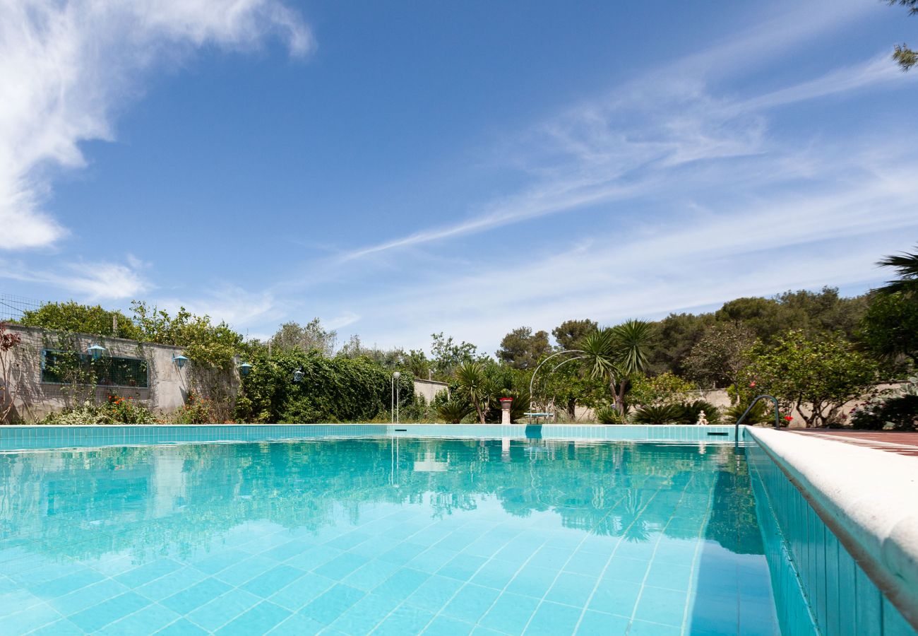 Villa à Oria - Villa avec grande piscine, 4 chambres, 3 salles de bains, lave-vaisselle et lave-linge m215