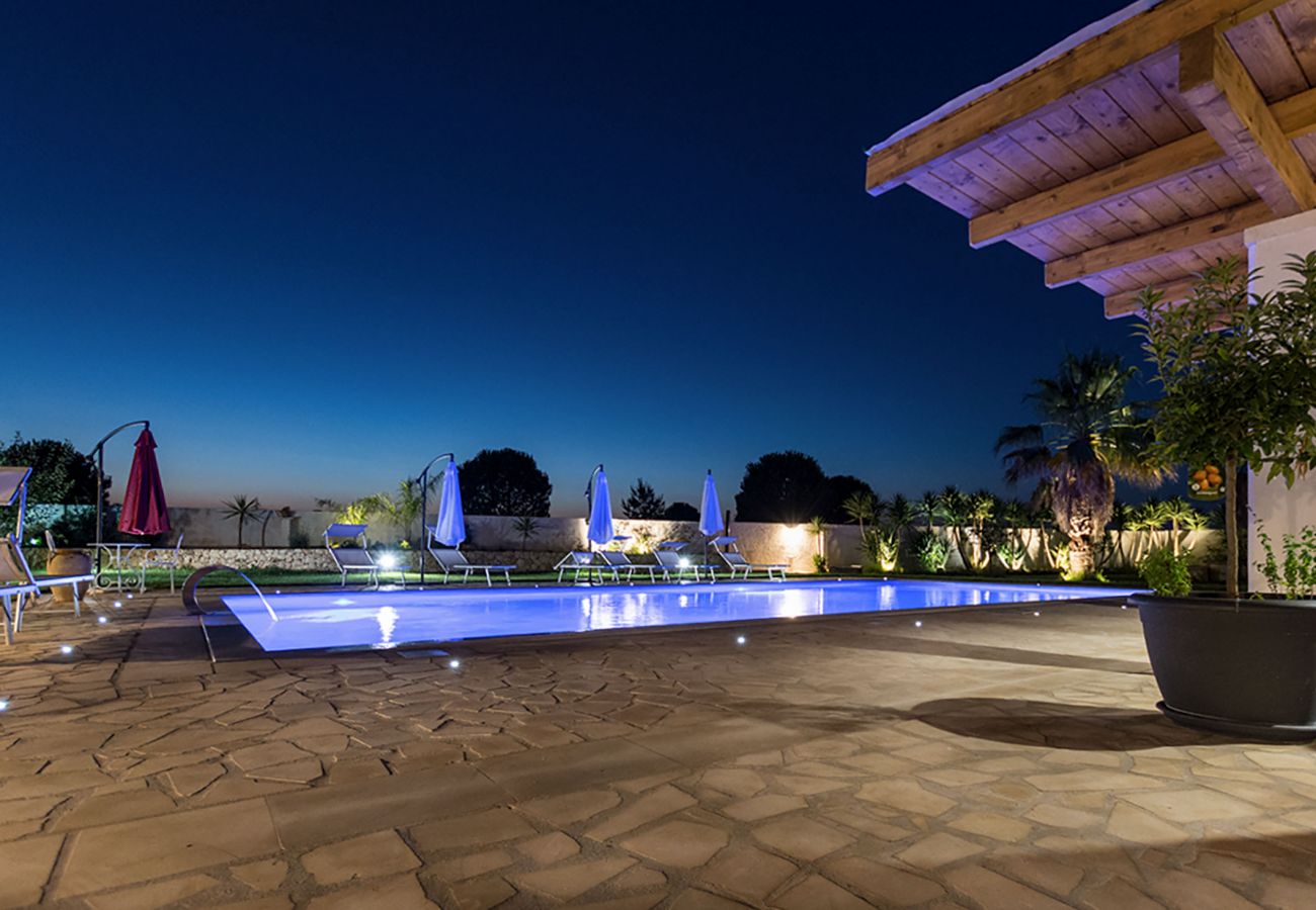 villa à Muro Leccese - Villa piscine privée 5 chambres proche Otranto v650