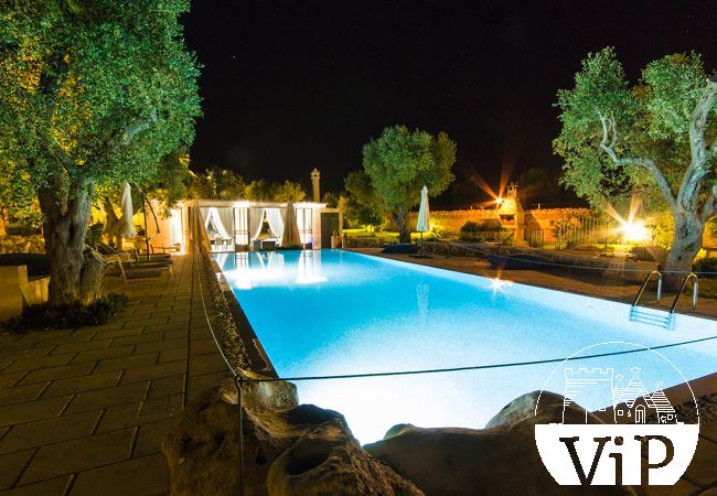 Villa à Carpignano Salentino - Authentique masseria dans les Pouilles avec piscine, jacuzzi, trulli et pajare m595