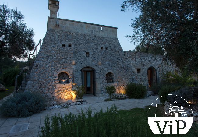 Villa à Carpignano Salentino - Authentique masseria dans les Pouilles avec piscine, jacuzzi, trulli et pajare m595