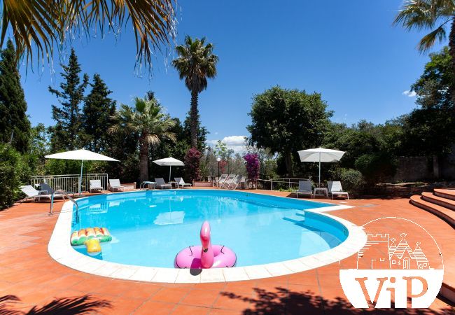 Villa à Neviano - Grande villa de vacances près de Gallipoli, 6 chambres, 6 salles de bains, piscine privée m200