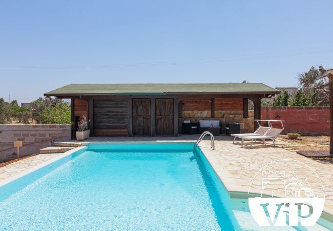 Villa à Collemeto - Villa avec piscine, 5 chambres, 3 salles de bains, barbecue, lave-linge, connexion WiFi, climatisation m565