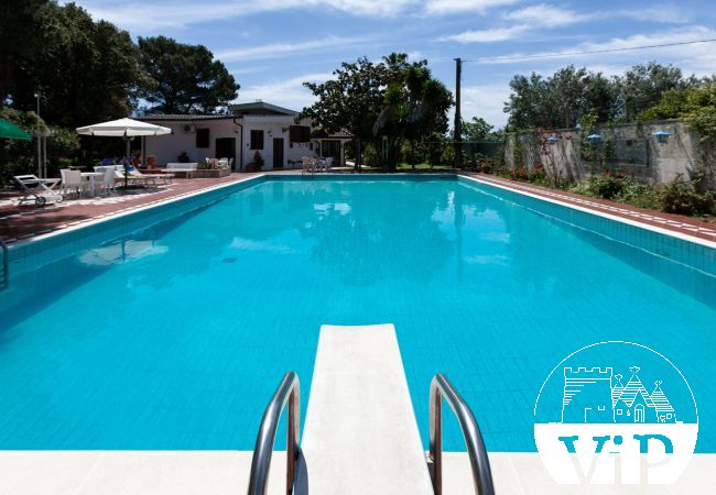 Villa à Oria - Villa avec grande piscine et beau jardin, 4 chambres, 3 salles de bain, m215