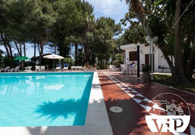 Villa à Oria - Villa avec grande piscine et beau jardin, 4 chambres, 3 salles de bain, m215