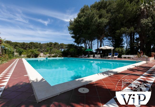 Villa à Oria - Villa avec grande piscine et beau jardin, 4 chambres, 3 salles de bain, m215