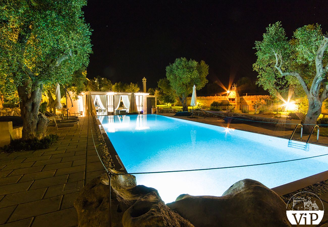 Villa à Carpignano Salentino - Authentique masseria dans les Pouilles avec piscine, jacuzzi, trulli et pajare m595