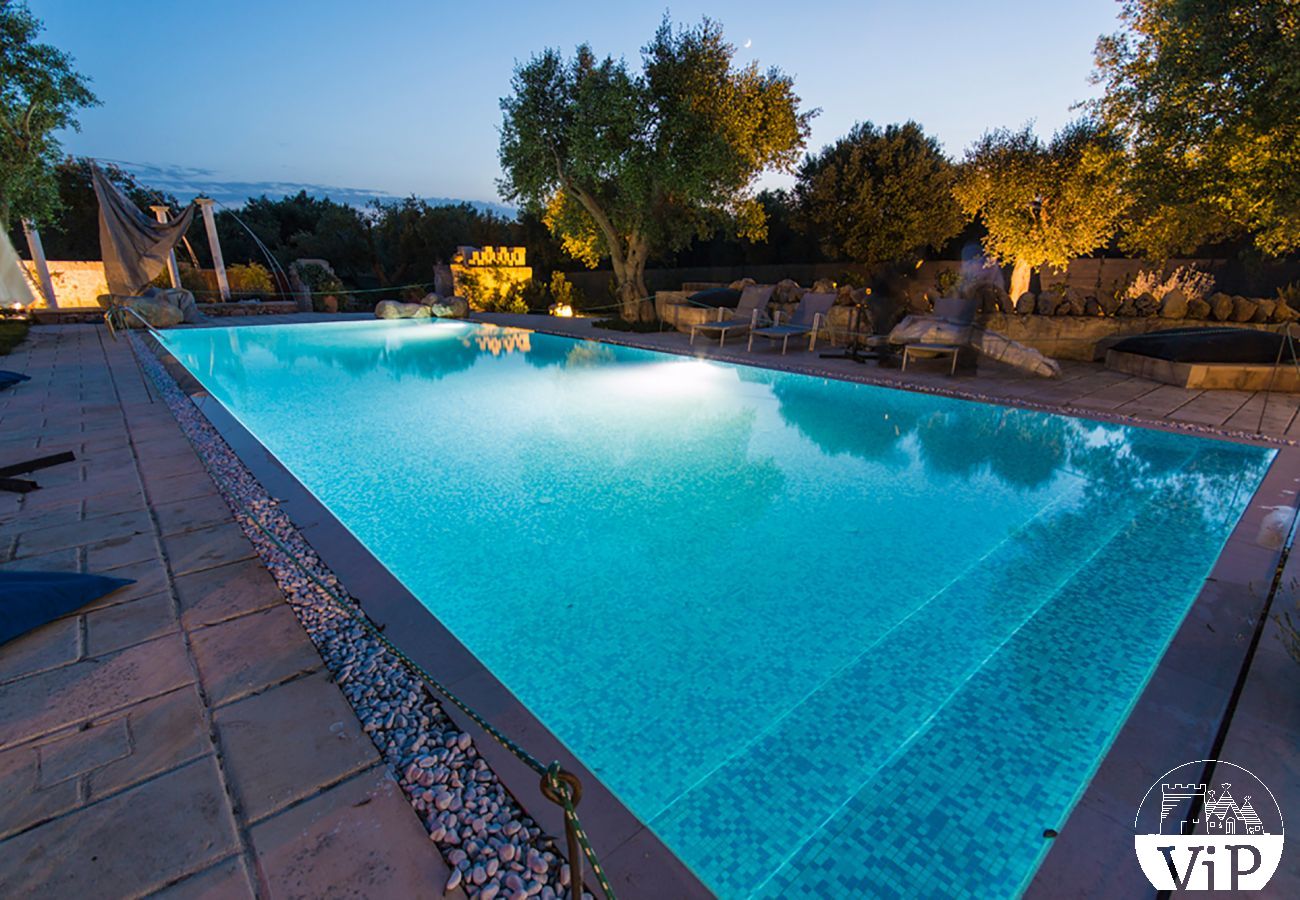 Villa à Carpignano Salentino - Authentique masseria dans les Pouilles avec piscine, jacuzzi, trulli et pajare m595