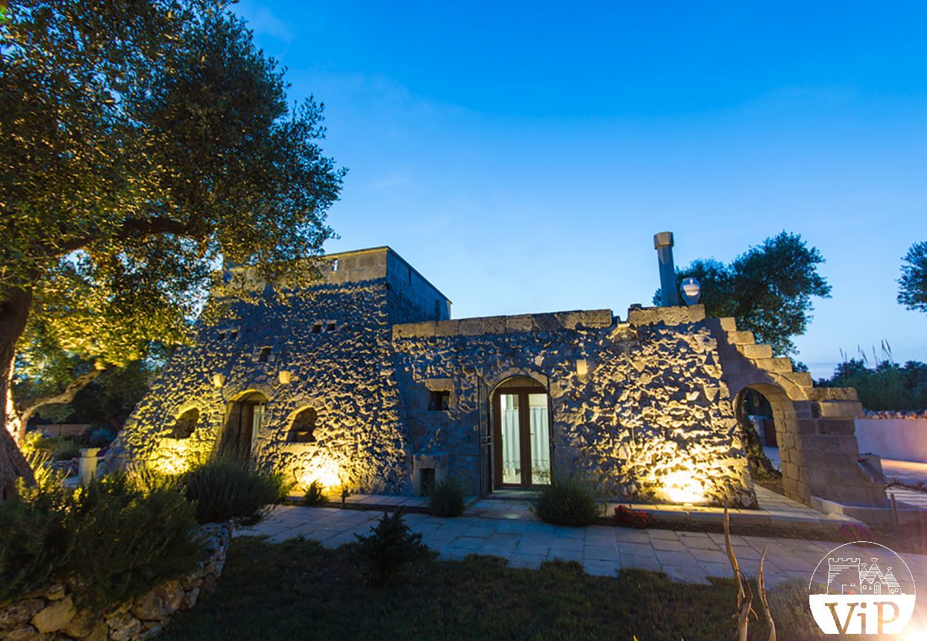 Villa à Carpignano Salentino - Authentique masseria dans les Pouilles avec piscine, jacuzzi, trulli et pajare m595