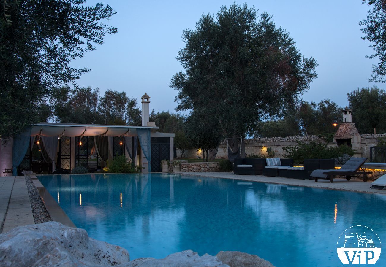 Villa à Carpignano Salentino - Authentique masseria dans les Pouilles avec piscine, jacuzzi, trulli et pajare m595