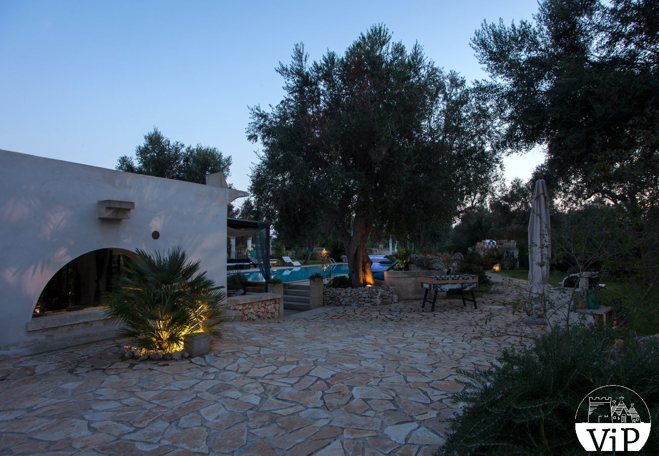 Villa à Carpignano Salentino - Authentique masseria dans les Pouilles avec piscine, jacuzzi, trulli et pajare m595