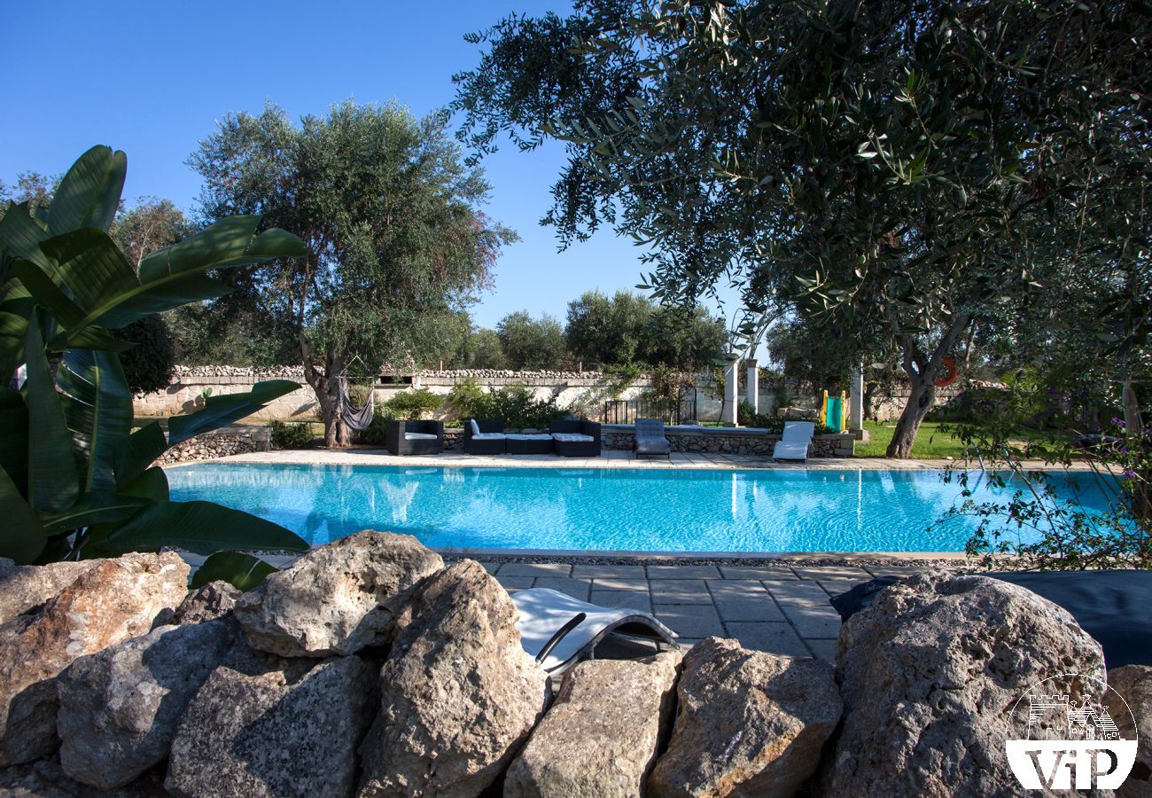 Villa à Carpignano Salentino - Authentique masseria dans les Pouilles avec piscine, jacuzzi, trulli et pajare m595