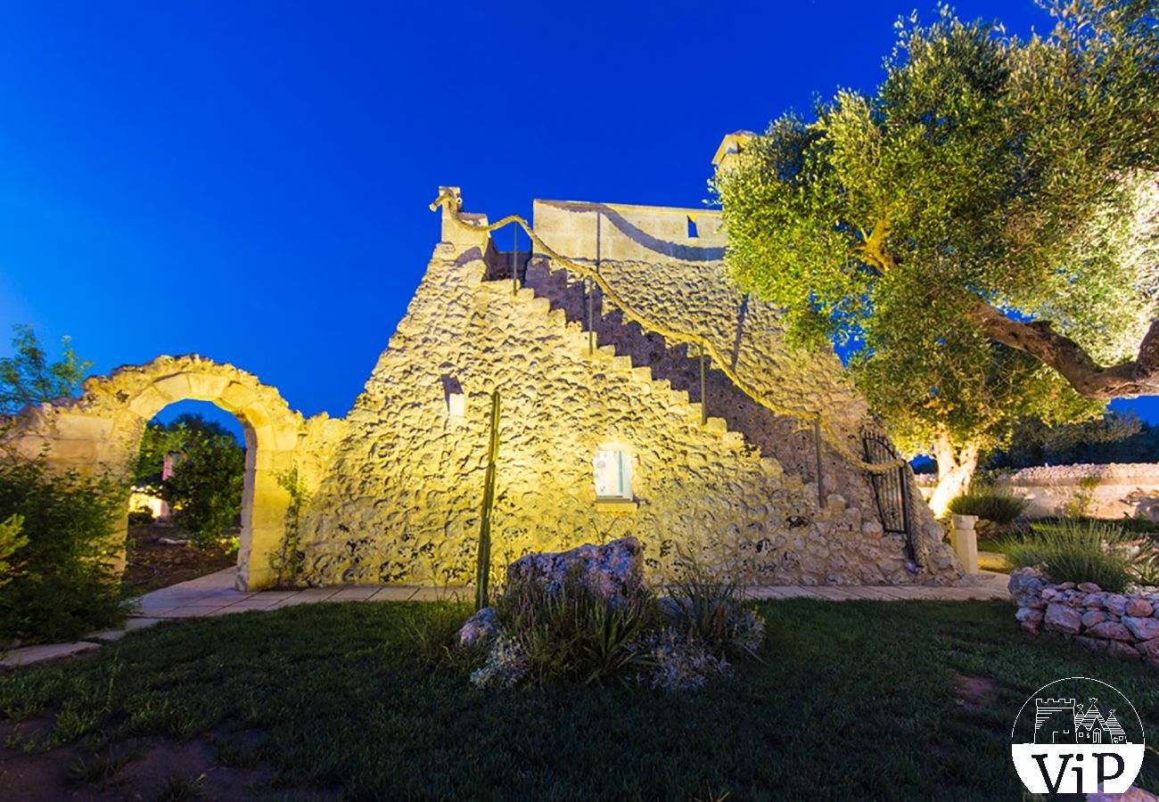 Villa à Carpignano Salentino - Authentique masseria dans les Pouilles avec piscine, jacuzzi, trulli et pajare m595