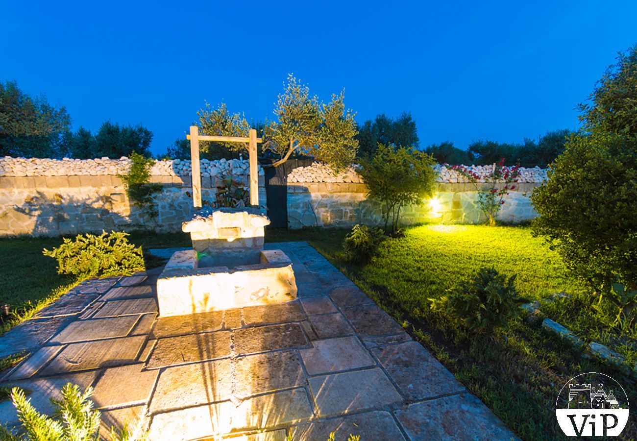 Villa à Carpignano Salentino - Authentique masseria dans les Pouilles avec piscine, jacuzzi, trulli et pajare m595